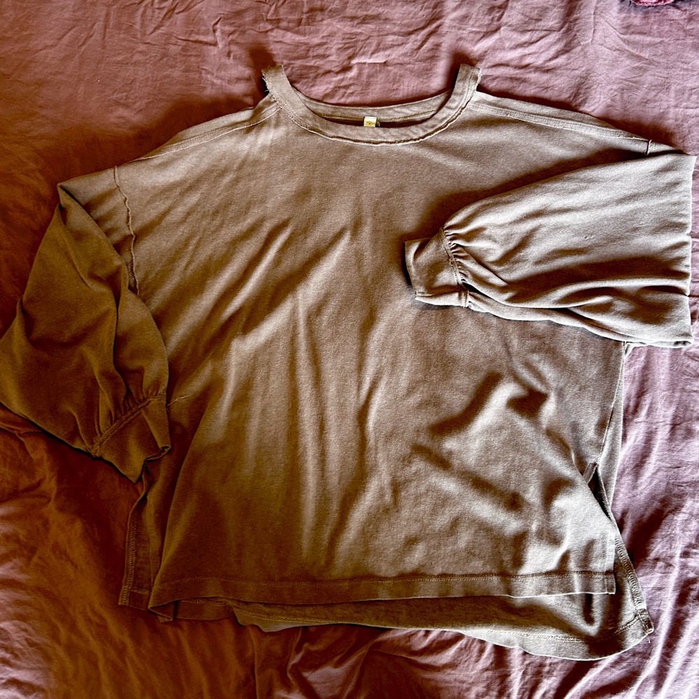 Cold shoulder brown/dusty rose top
